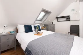 Lovely 1 Bed w Sea View. Pets. Parking. Net Zero - Image 2