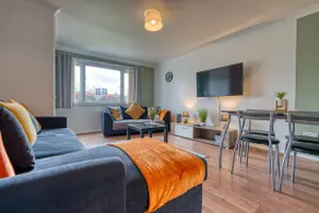 Contractor House near Birmingham City Centre HS2 BCU and ASTON University M6 Motorway Private Garden FREE Superfast WIFI - Image 5