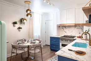 Stylish 2-Level Designer Home by DePaul w/ Parking - Image 2