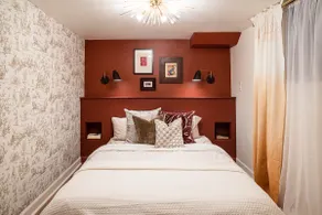 Stylish 2-Level Designer Home by DePaul w/ Parking - Image 4