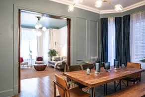 Stylish 2-Level Designer Home by DePaul w/ Parking - Image 5