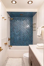 Stylish 2-Level Designer Home by DePaul w/ Parking - Image 3