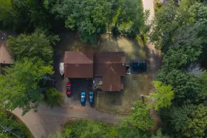 Spacious, lake-side retro retreat; it’s Camp FD! - Image 5