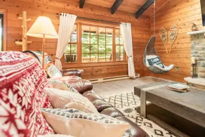 Stylish Log Cabin Getaway in the Pocono Mountains - Image 4
