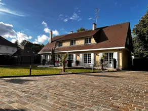 Villa with an US Ranch-style playroom - Image 2