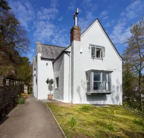 Stylish house, stunning views overlooking beach - Image 2