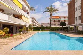 Beachfront Sunset Boutique Apt' Shared Pool Wi-fi - Image 2