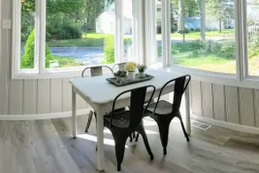 Charming Cottage by Lake Erie - Image 4