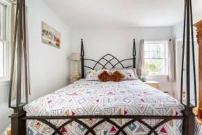 Greenport village cottage w/ 4 bedrooms - Image 2