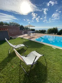 Mini apartment with pool and garden - Image 4