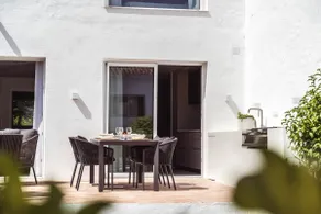 Exclusive 3 bed house, top location - Heated Pool - Image 3