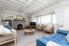 Stunning beachfront home with panoramic sea views - Image 2