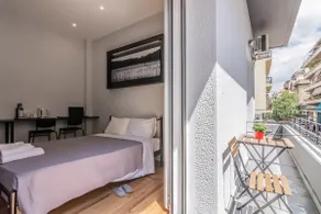 ARIS Premium- A bright suite with a balcony - Image 2