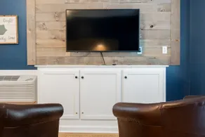 Hickory & Bee - Image 3