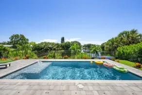 Mini-Golf*Heated Saltwater Pool*New*Lake Front! - Image 3