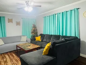 The Peaceful House -6BR Spacious Home Near Plants - Image 3