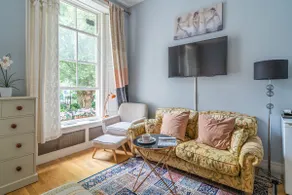 Central Home - Prime Zone 1-Discover London Easily - Image 2