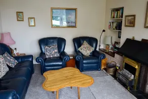 Kincora, 2 bed holiday house, 50m from the beach - Image 4