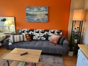 Renovated Studio Condo- Walk to strip, UT, Neyland - Image 2