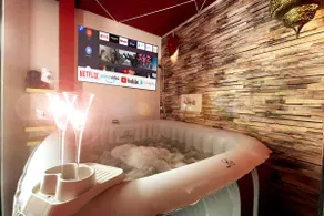 Private Lounge & Room Jacuzzi - Image 3