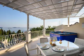 Aurora sea view jacuzzi modern apartment - Image 5
