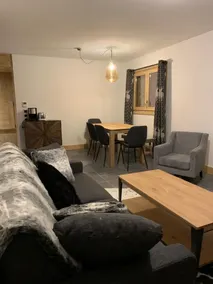 Luxury apartment, 3 rooms, sleeps 8, ski-in ski-out with hotel services - Image 3