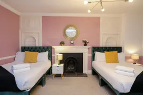 Central Bath | King Alfreds Doorway | Fast Wi-fi - Image 3