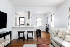 Trendy Royal Oak Townhouse - Image 5