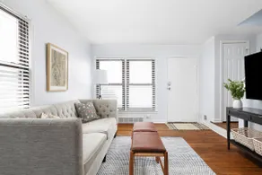 Trendy Royal Oak Townhouse - Image 3