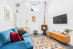Luxury self-contained cottage for two with hot tub - Image 3
