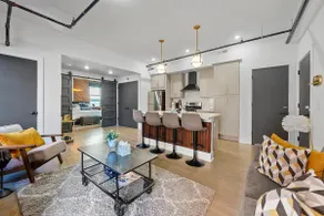 Timeless Loft in OTR |TQL| FREE Parking - Image 2