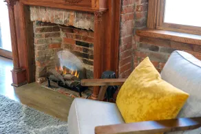 Timeless Loft in OTR |TQL| FREE Parking - Image 3