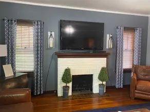 Cute Central McPherson Bungalow - Image 2