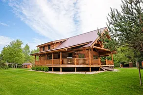 NEW-Log Cabin Retreat in Pentwater-Lazy Bear Lodge - Image 5