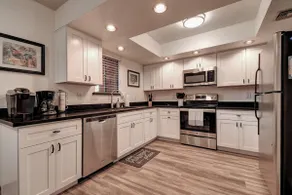 So SnAZzy Ground Floor King - Image 3