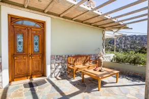 Reisis Family Residence - Image 2
