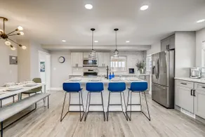 SPACIOUS MODERN HOME, YARD, A/C, W/D, WIFI, TV - Image 5