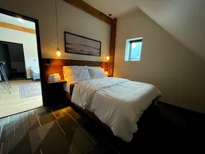 Ted Conklin Suite - Image 4