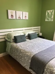 Cute & Cozy 5 Guest home, close to downtown - Image 3