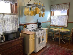 The Edmond an 1887 Arts & Crafts gem - Image 3