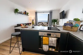 100m to the beach and sea at Southbourne - Image 4