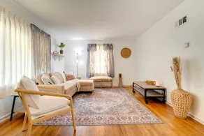 Cozy Boho Apartment-Centrally Located-Self Checkin - Image 3
