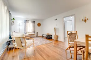 Cozy Boho Apartment-Centrally Located-Self Checkin - Image 4