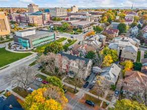 Adorable 2BR in the Heart of UWM Campus! - Image 4