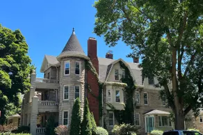 Adorable 2BR in the Heart of UWM Campus! - Image 2