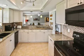 Stylish Golf Retreat w/ Hot Tub On The 18th Green - Image 4