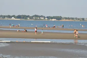 Beach-Lovers Getaway / steps from private beach - Image 2
