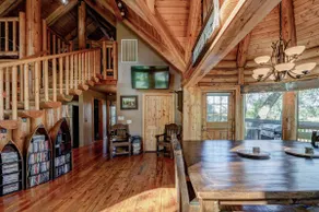 Stunning Cabin Minutes From Shasta Lake - Image 3