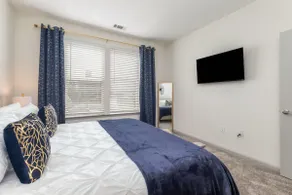 King & Queen Bed Suite | Pool |6 min to CLT - Image 4