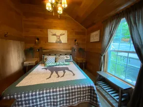 ”Cottage 4th Lake” at The Lakes Cottages - Image 2